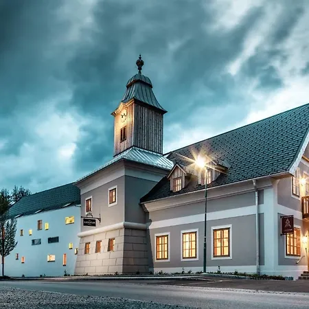 Zum Glockenturm * Marktl