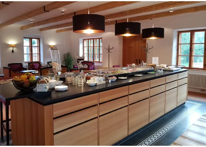 Zum Glockenturm Marktl